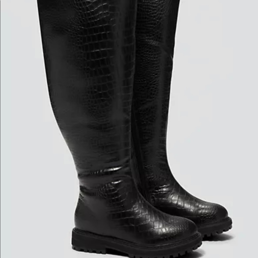 Fashion to figure over the knee crocodile boot size 8w